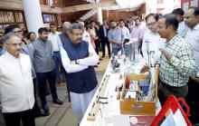 visits Exhibition of new ICT laboratory