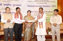 Shri Dharmendra Pradhan felicitates the National Awardee Teachers 2023