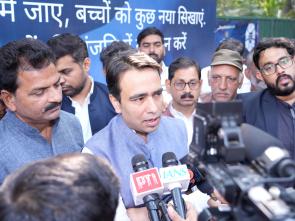 The Minister of State for Education, Shri Jayant Chaudhary flags-off the NICSI’s CSR Contribution