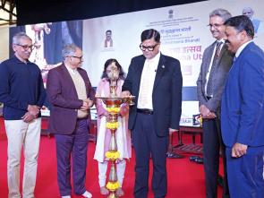 Shri Sanjay Kumar lighting the lamp at the Bharatiya Bhasha Utsav 2025