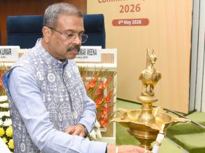 Shri Dharmendra Pradhan lighting the lamp at the launch of School Management Committee (SMC) Guidelines 2026