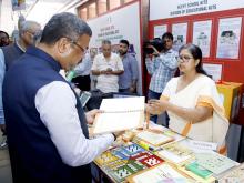 Shri Dharmendra Pradhan visits Exhibition of new ICT