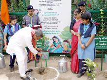 Shri Dharmendra Pradhan planting a sapling at the launch of ‘Ek Ped Maa Ke Naam 2.0’ campaign